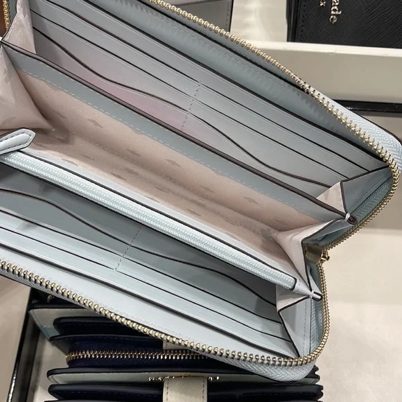 Kate Spade leila large continental wallet
Hazy Morning - Picture 7 of 16